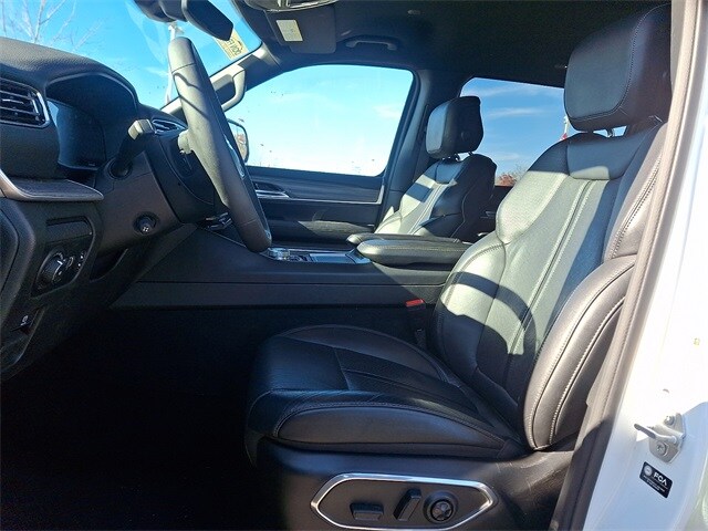 Thumbnail: 2024 Jeep Wagoneer - 14