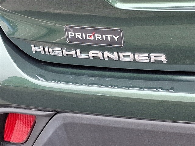 Thumbnail: 2023 Toyota Highlander - 33