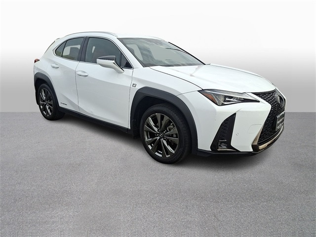 Thumbnail: 2021 Lexus UX - 3