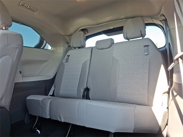 Thumbnail: 2022 Toyota Sienna - 11