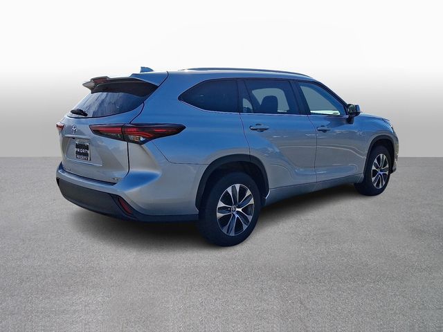 Thumbnail: 2024 Toyota Highlander - 4