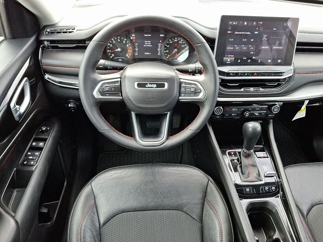 Thumbnail: 2022 Jeep Compass - 11