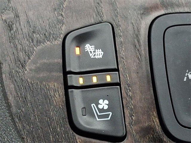 Thumbnail: 2023 GMC Acadia - 29