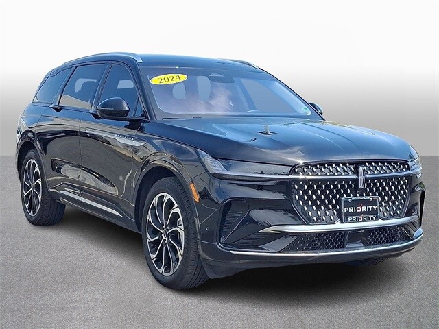 Thumbnail: 2024 Lincoln Nautilus - 3