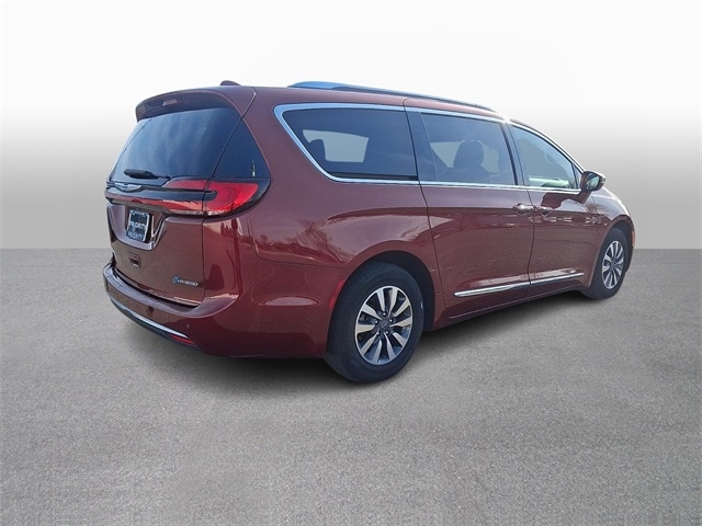 Thumbnail: 2021 Chrysler Pacifica - 4