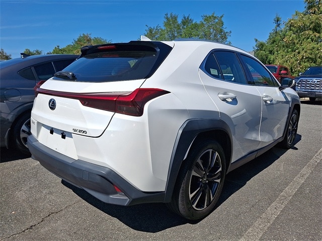 Thumbnail: 2022 Lexus UX - 7