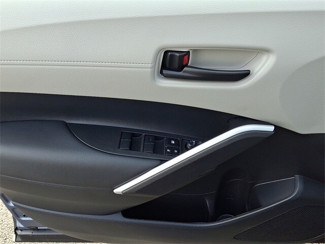 Thumbnail: 2025 Toyota Corolla Cross - 12