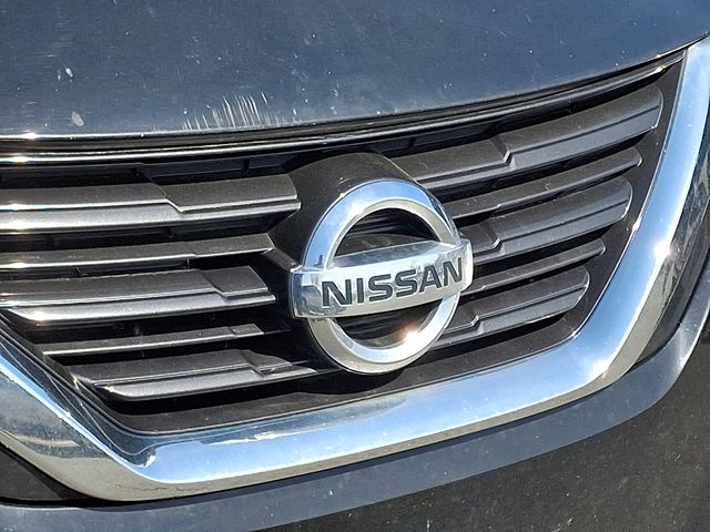 Thumbnail: 2017 Nissan Altima - 9