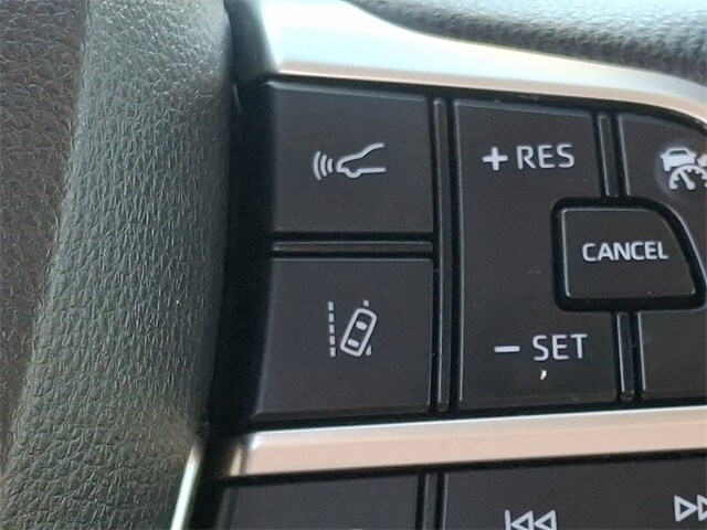 Thumbnail: 2021 Toyota Sienna - 25