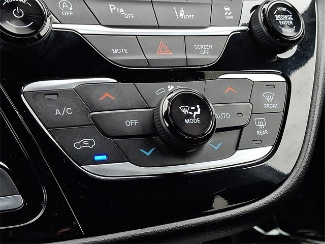 Thumbnail: 2025 Chrysler Pacifica - 15