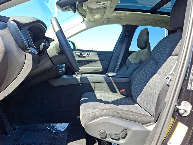 Thumbnail: 2024 Volvo XC60 - 12