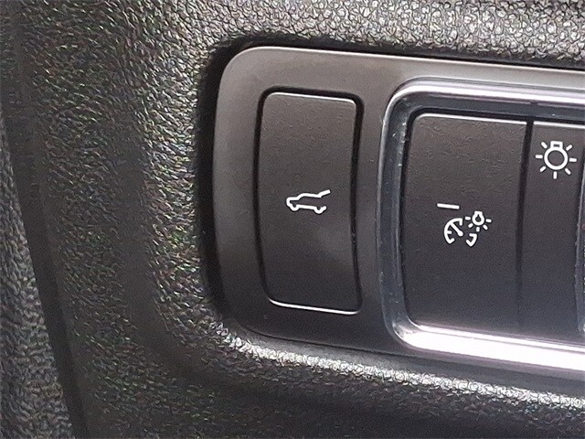 Thumbnail: 2023 Lincoln Corsair - 26