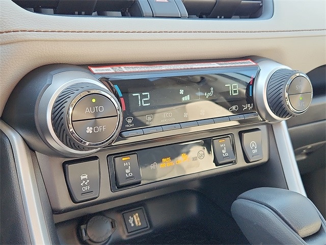 Thumbnail: 2025 Toyota RAV4 - 10