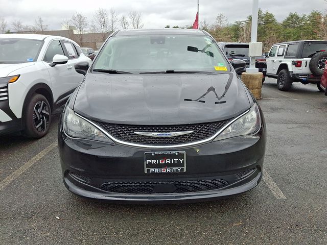 Thumbnail: 2023 Chrysler Voyager - 3