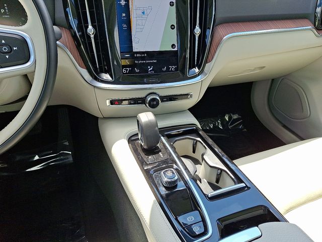 Thumbnail: 2022 Volvo S60 - 27