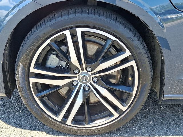 Thumbnail: 2022 Volvo S60 - 8