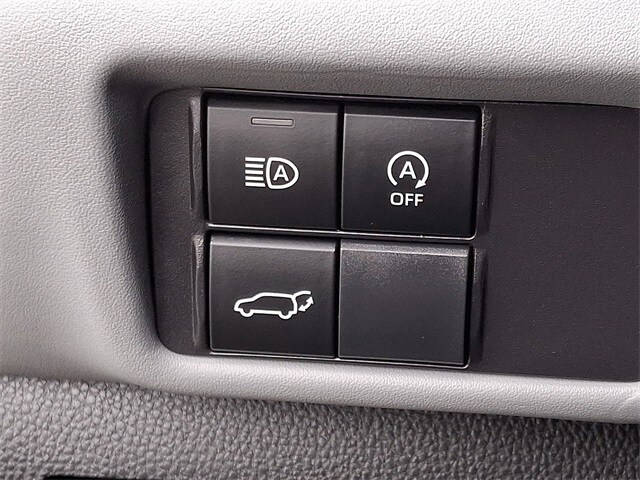 Thumbnail: 2023 Toyota Highlander - 28