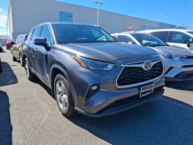 Thumbnail: 2022 Toyota Highlander - 5