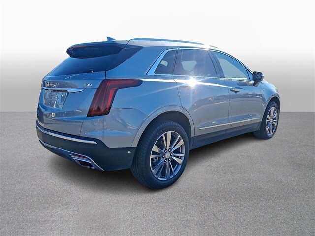 Thumbnail: 2025 Cadillac XT5 - 4