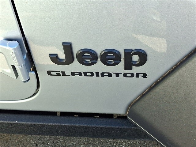 Thumbnail: 2022 Jeep Gladiator - 10