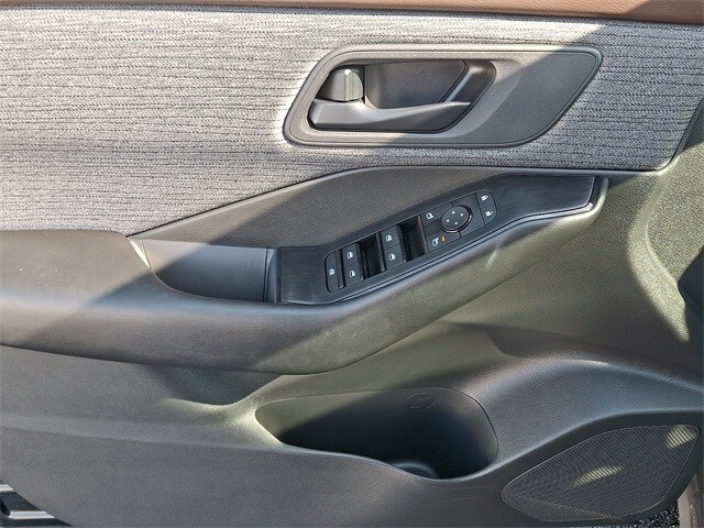 Thumbnail: 2023 Nissan Rogue - 12