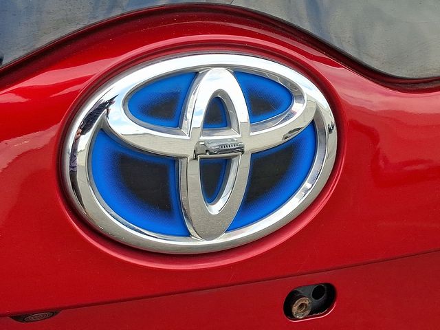 Thumbnail: 2017 Toyota Prius Prime - 28