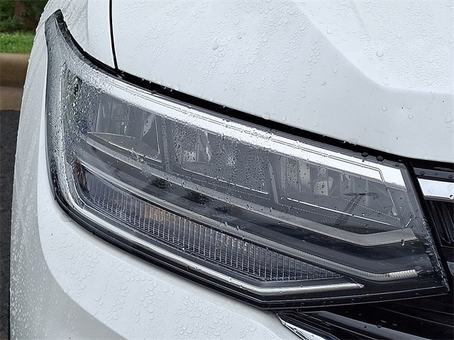 Thumbnail: 2023 Volkswagen Tiguan - 4