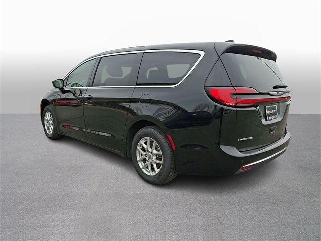 Thumbnail: 2025 Chrysler Pacifica - 6