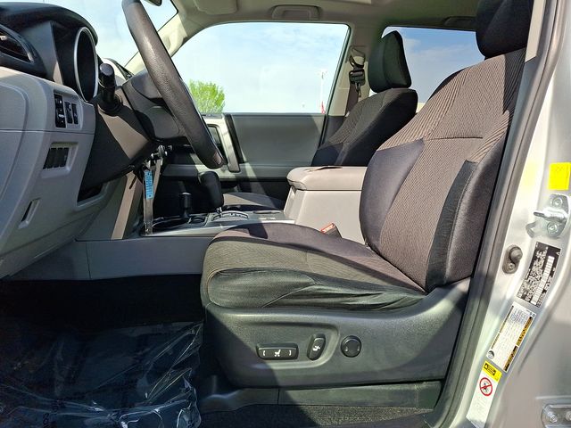 Thumbnail: 2011 Toyota 4Runner - 13