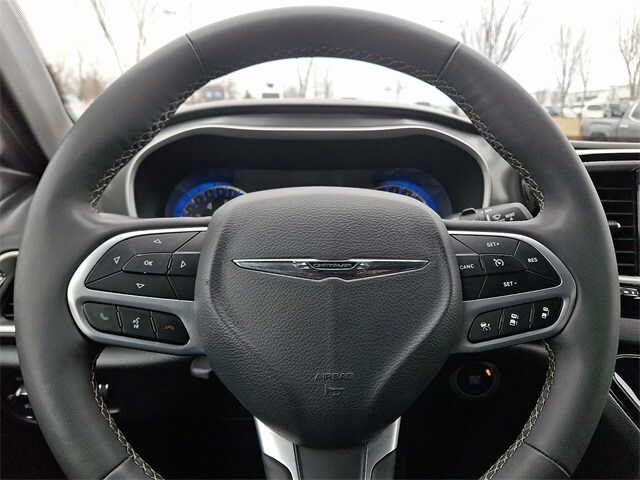 Thumbnail: 2025 Chrysler Pacifica - 18