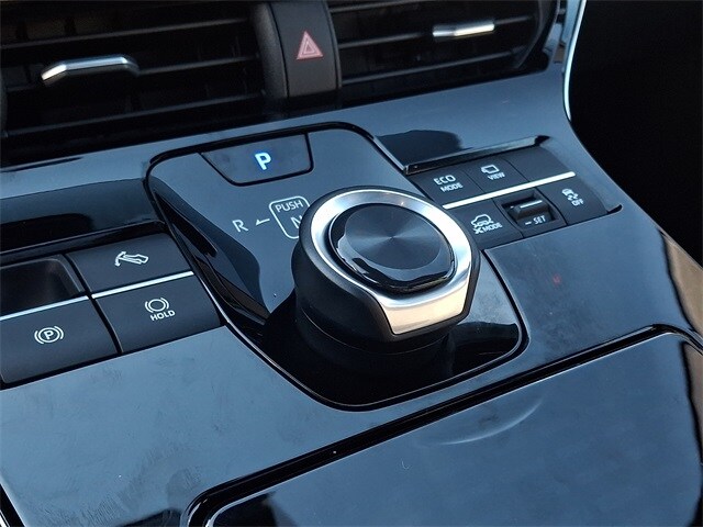 Thumbnail: 2023 Toyota bZ4X - 15