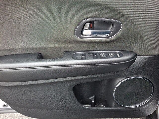 Thumbnail: 2019 Honda HR-V - 12