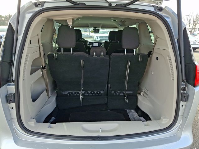 Thumbnail: 2023 Chrysler Voyager - 30