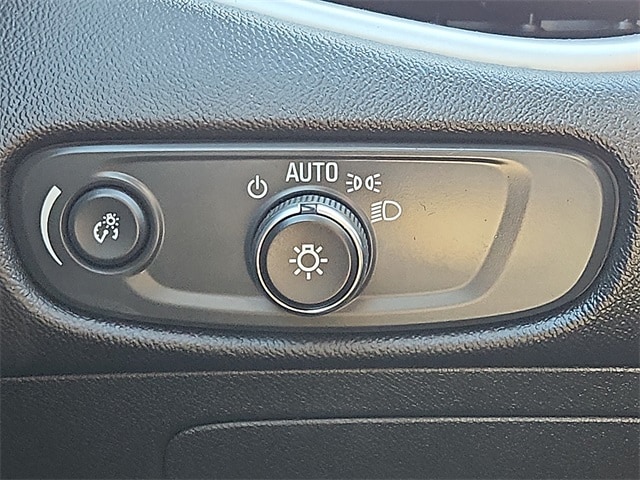 Thumbnail: 2024 Chevrolet Malibu - 18