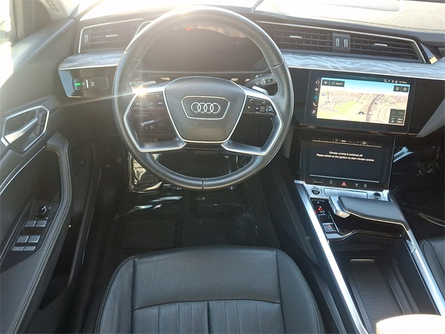 Thumbnail: 2022 Audi e-tron - 11