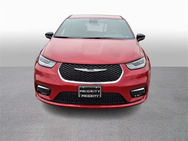 Thumbnail: 2025 Chrysler Pacifica - 2