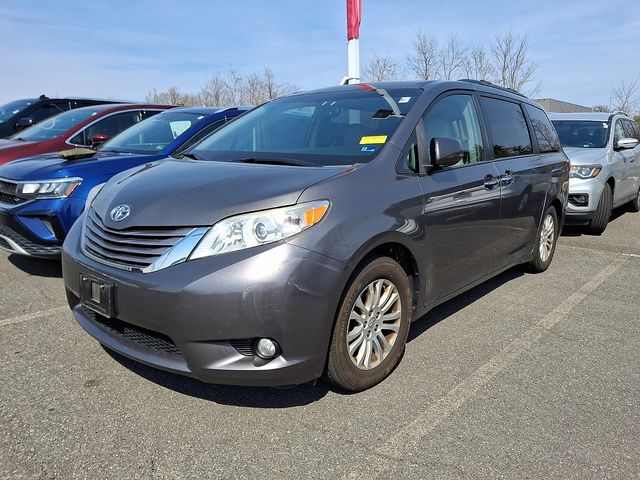 Thumbnail: 2015 Toyota Sienna - 2