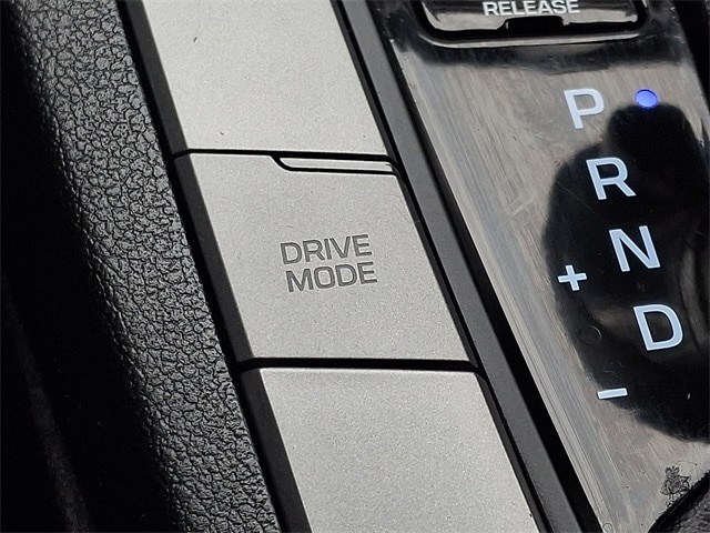 Thumbnail: 2018 Hyundai Elantra - 21