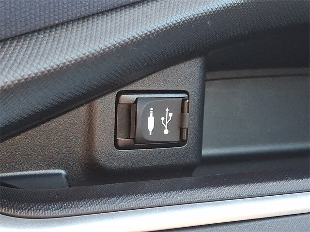 Thumbnail: 2016 Toyota Prius c - 24