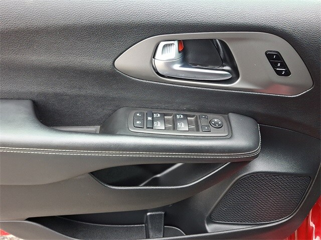 Thumbnail: 2025 Chrysler Pacifica - 14