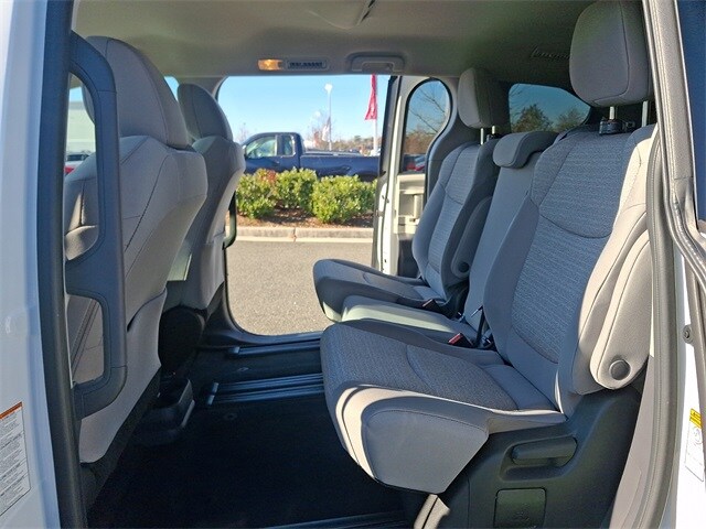 Thumbnail: 2022 Toyota Sienna - 10