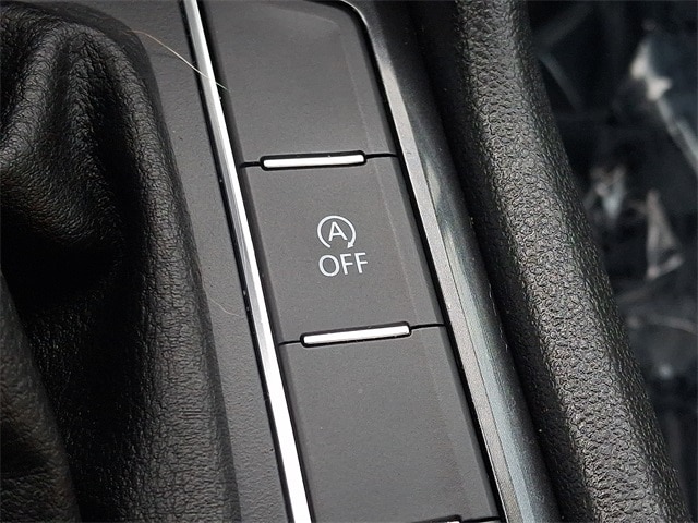 Thumbnail: 2018 Volkswagen Tiguan - 23