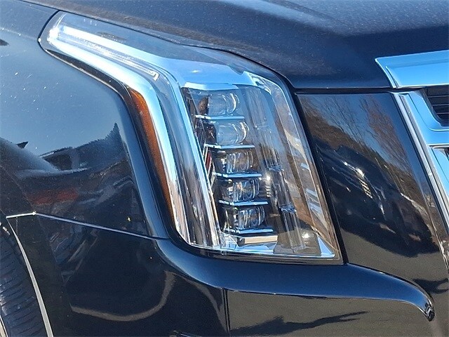 Thumbnail: 2016 Cadillac Escalade - 4