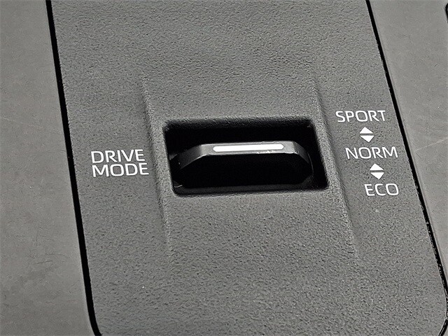 Thumbnail: 2023 Toyota Highlander - 25