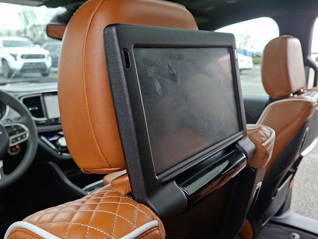 Thumbnail: 2024 Chrysler Pacifica - 13