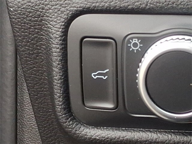 Thumbnail: 2022 Ford Explorer - 26