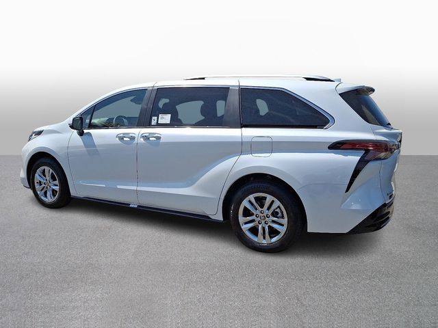 Thumbnail: 2026 Toyota Sienna - 4