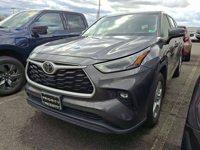 Thumbnail: 2022 Toyota Highlander - 2