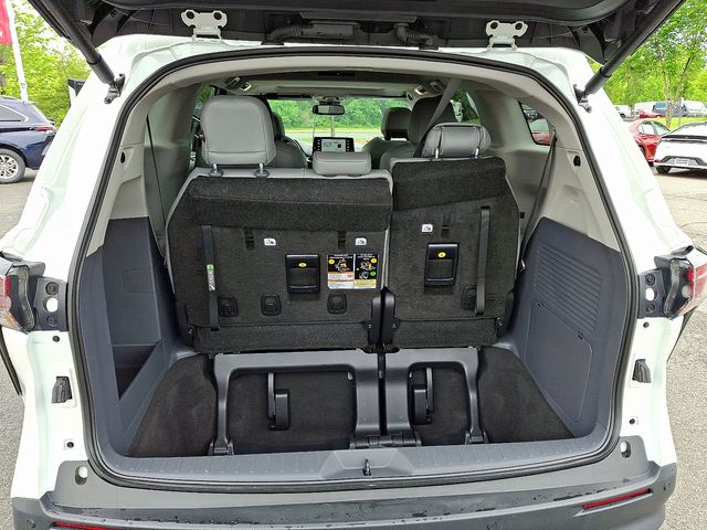 Thumbnail: 2024 Toyota Sienna - 28