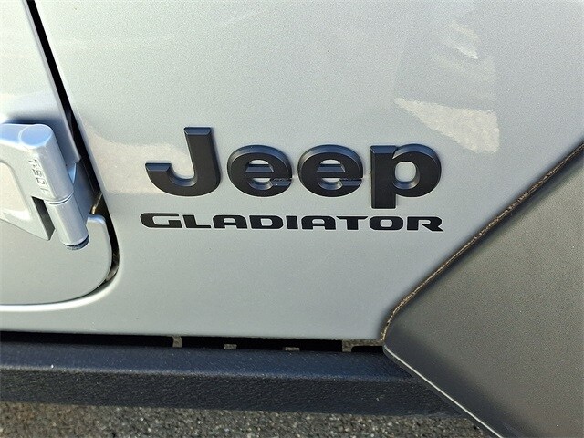 Thumbnail: 2022 Jeep Gladiator - 9